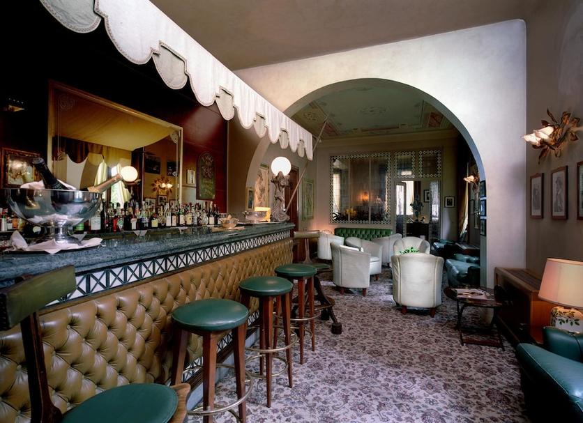 Bar Photo
