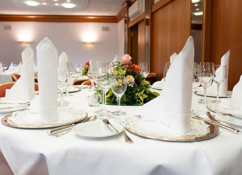 Banquet hall Photo