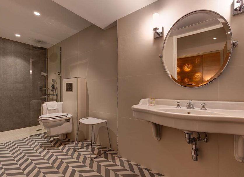 Bathroom Photo