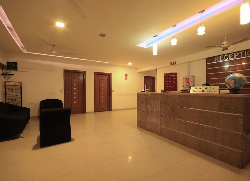 Front desk Photo