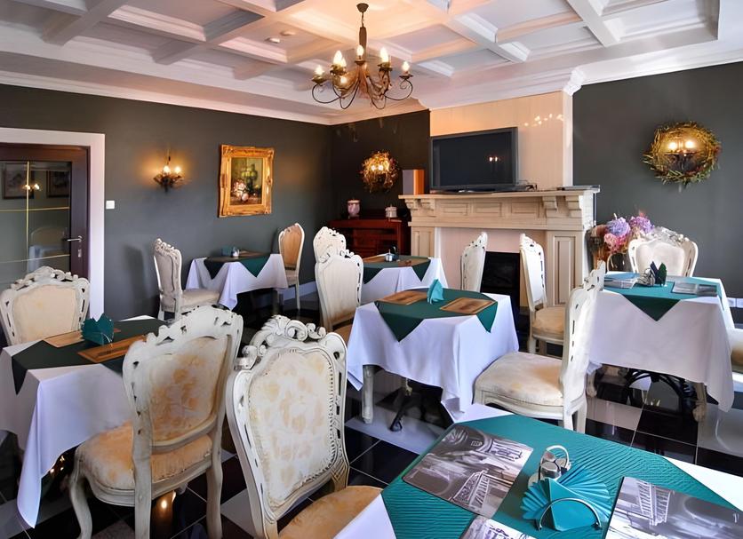Restaurant Photo