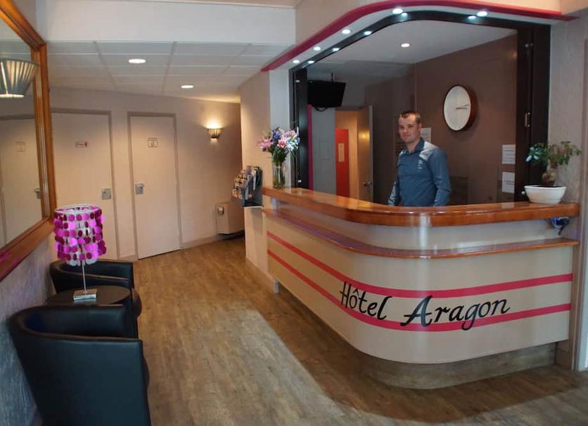 Front desk Photo