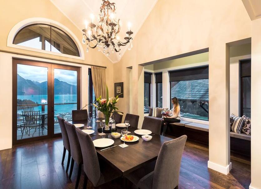 Dining room Photo