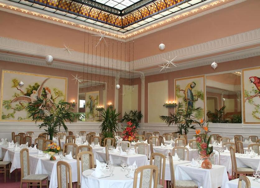 Banquet hall Photo