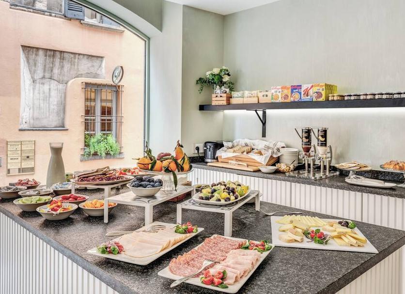 Buffet Photo