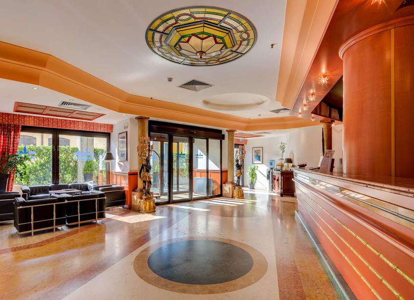 Front desk Photo