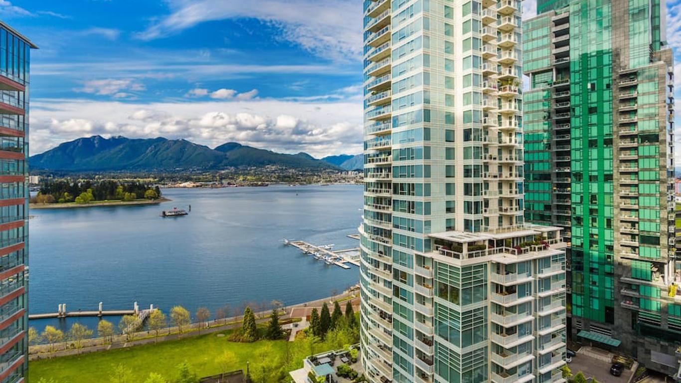 Pinnacle Hotel Harbourfront