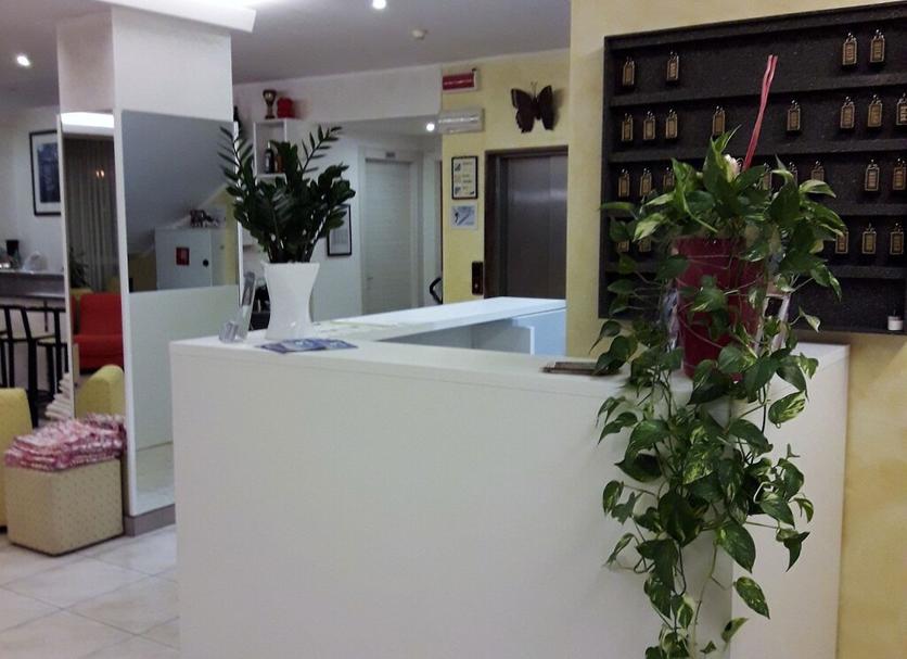 Front desk Photo