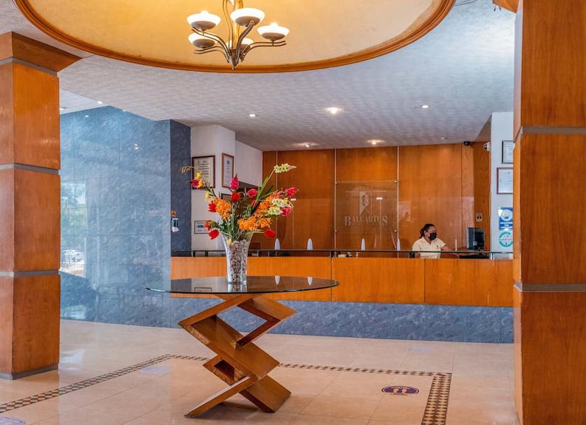 Front desk Photo