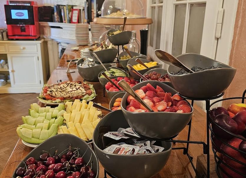 Buffet Photo