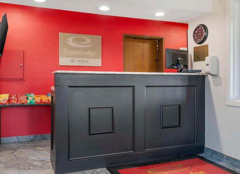 Front desk Photo