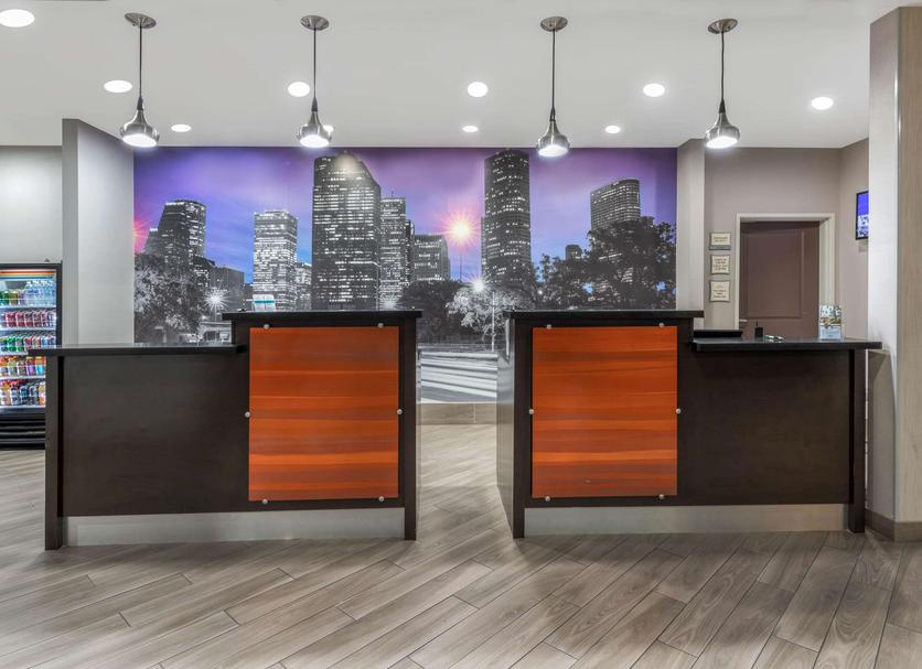 Front desk Photo