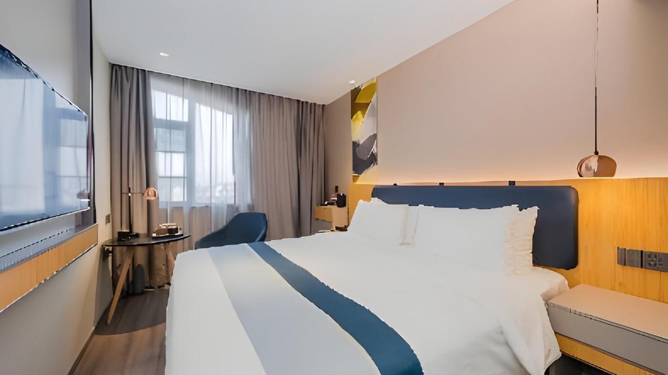 Home Inn Style Shanghai Jinqiao Yanggao Middle Road Lantian Road Metro Station