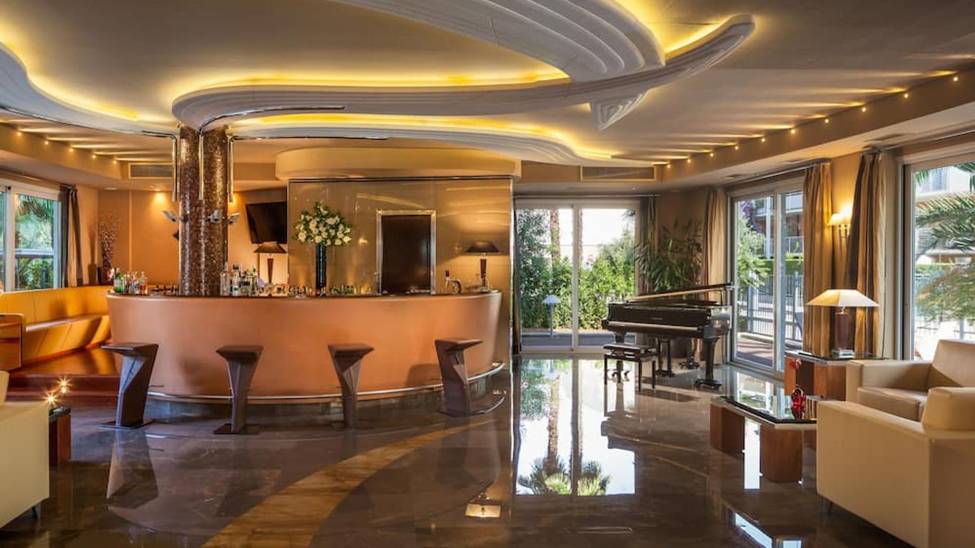 Hotel Kristal Palace