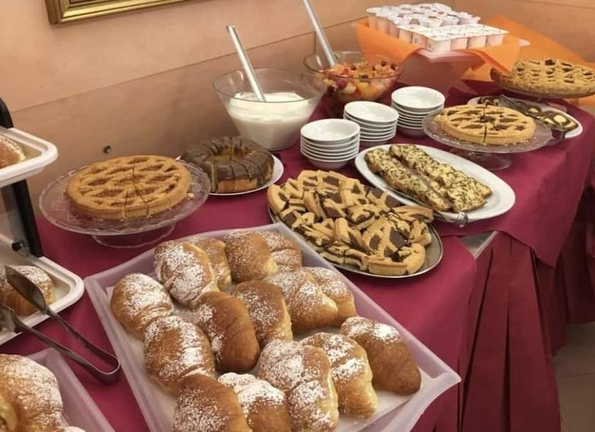 Buffet Photo