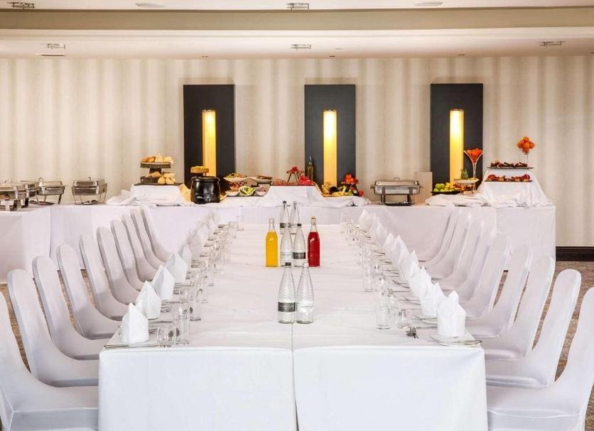 Banquet hall Photo