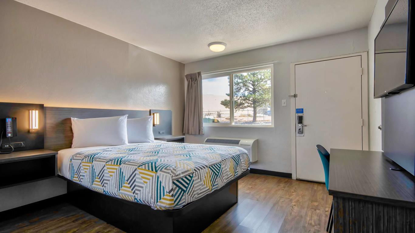 Motel 6 Santa, FE