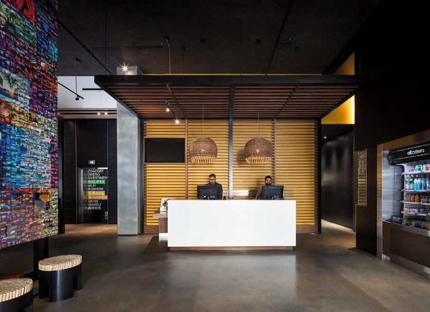 Front desk Photo