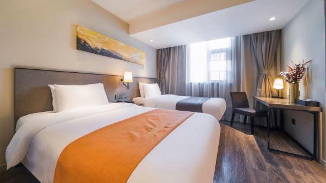 Home Inn Plus Kunming Cui Hu