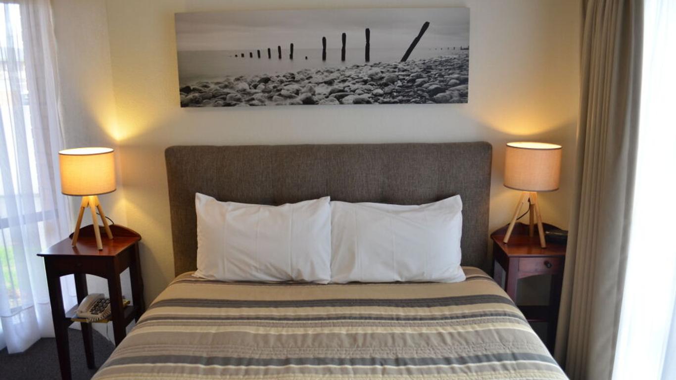 Arkana Motor Inn & Terrace Apartments