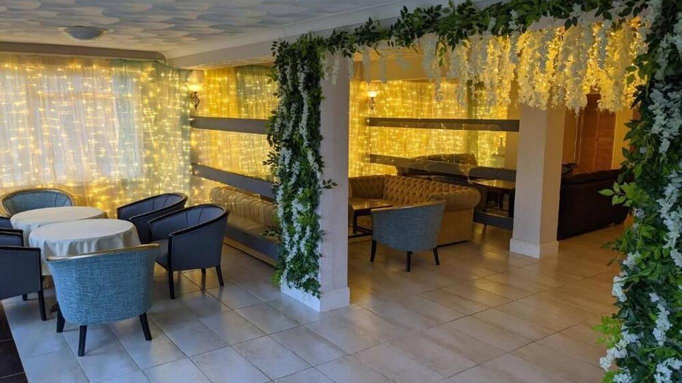 Mayfair Hotel