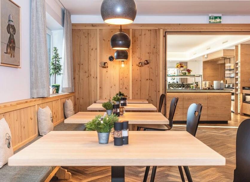 Dining room Photo