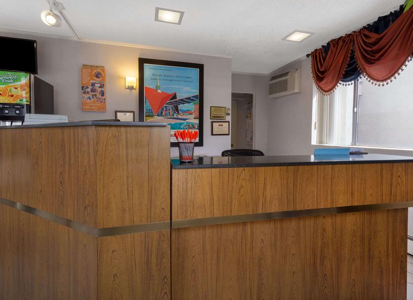 Front desk Photo
