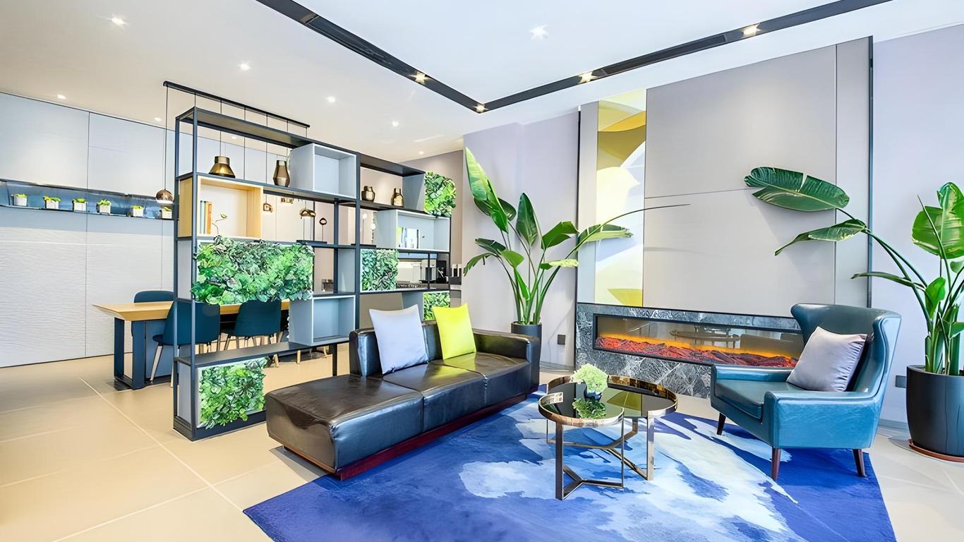 Home Inn Style Golden Chengdu Kuanzhai Alley People's Park Metro Station