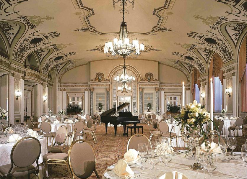Banquet hall Photo