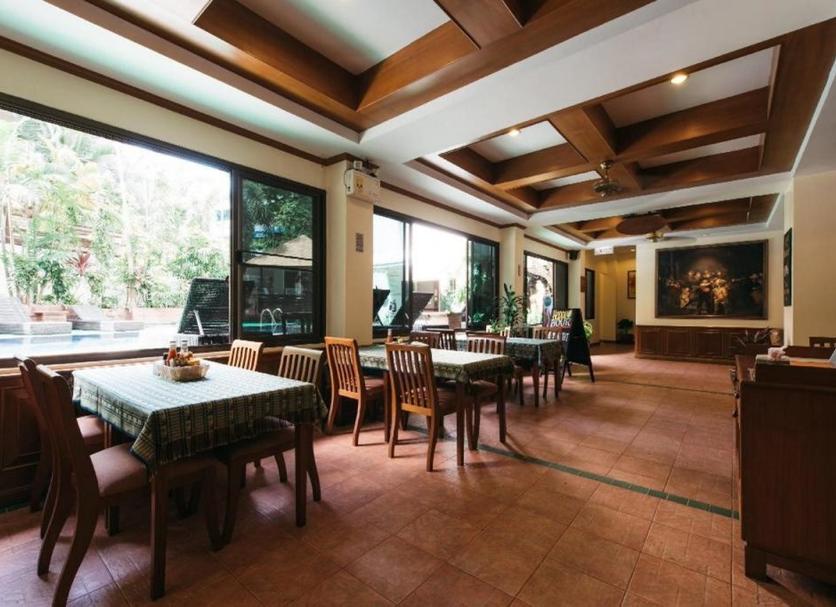 Restaurant Photo