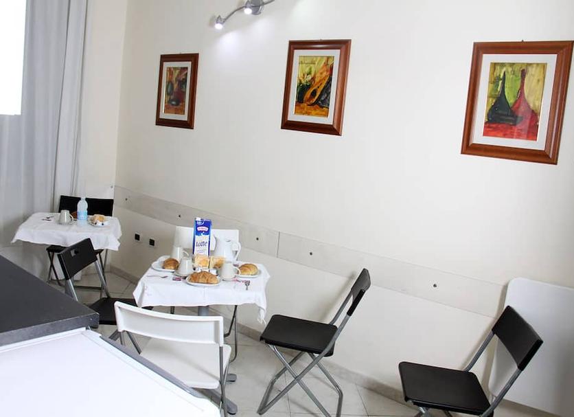 Dining room Photo