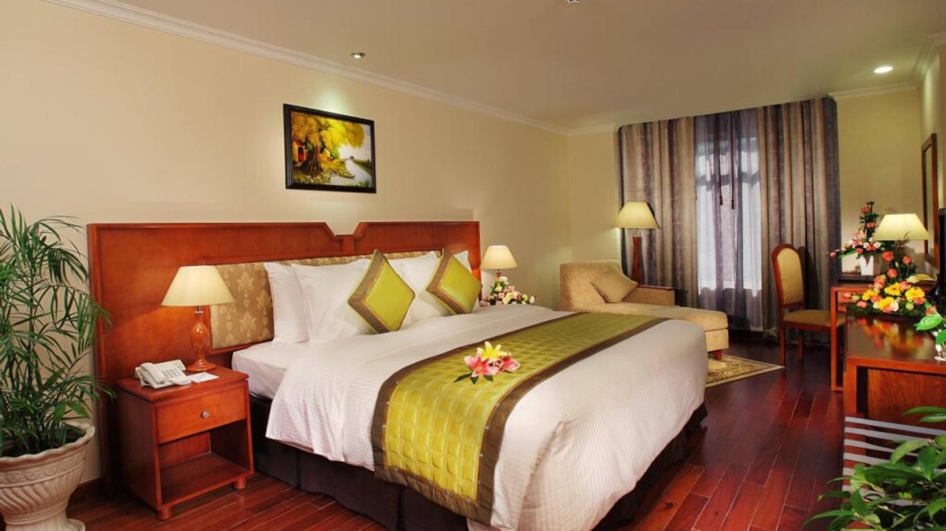 First-Luxury Wing Hotel Saigon