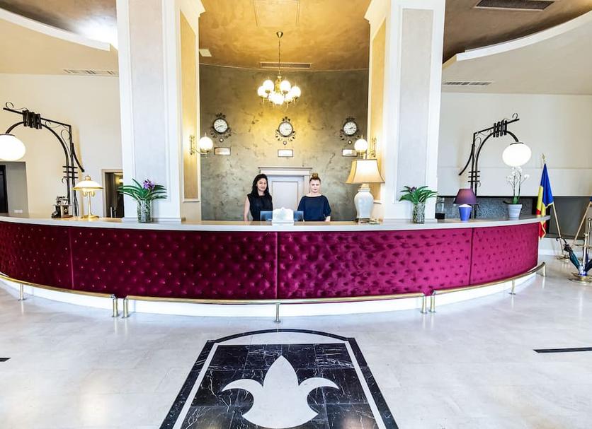 Front desk Photo