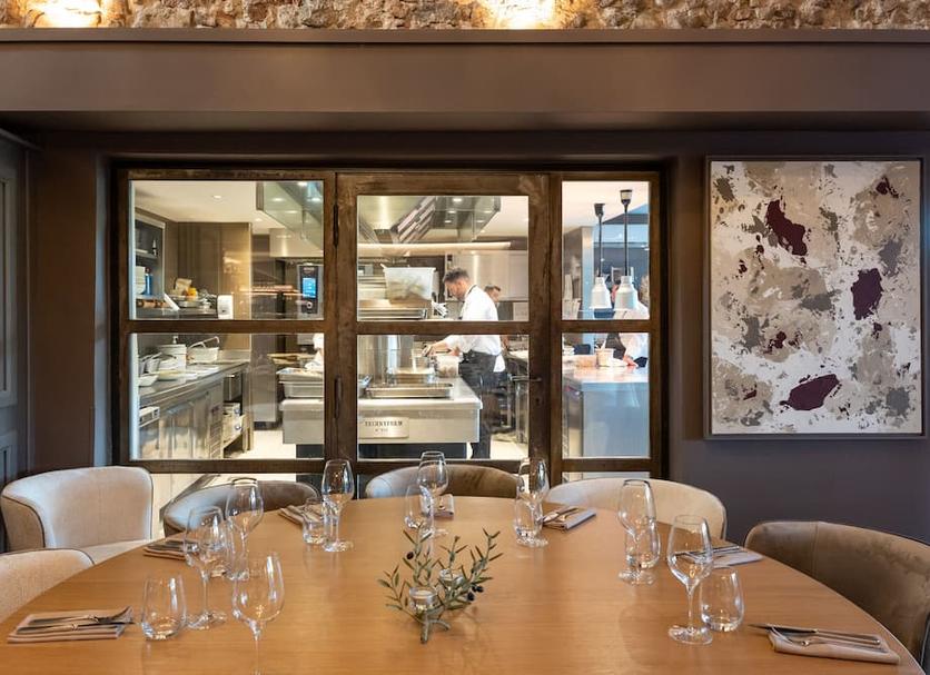 Restaurant Photo