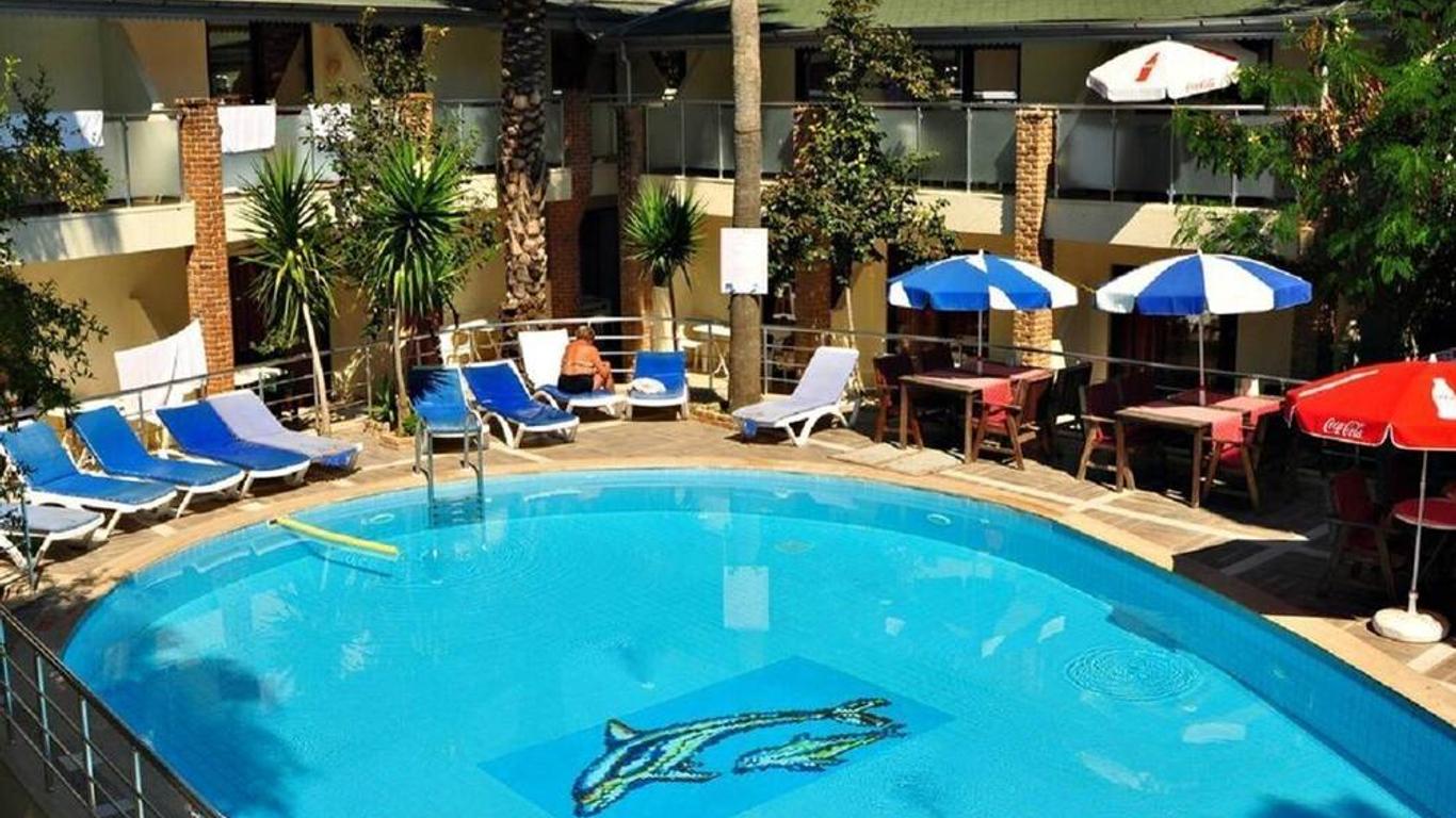 Tropic Hotel