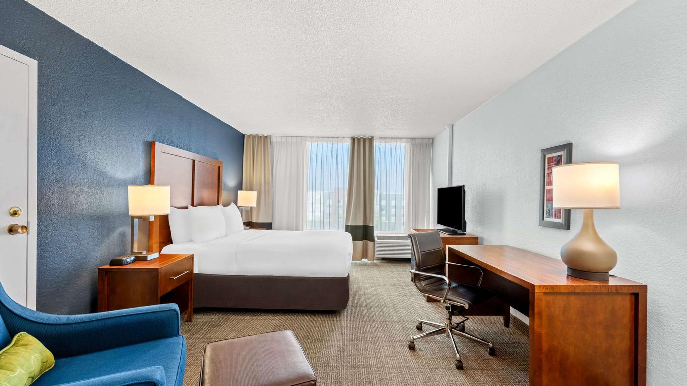 Comfort Inn & Suites Omaha