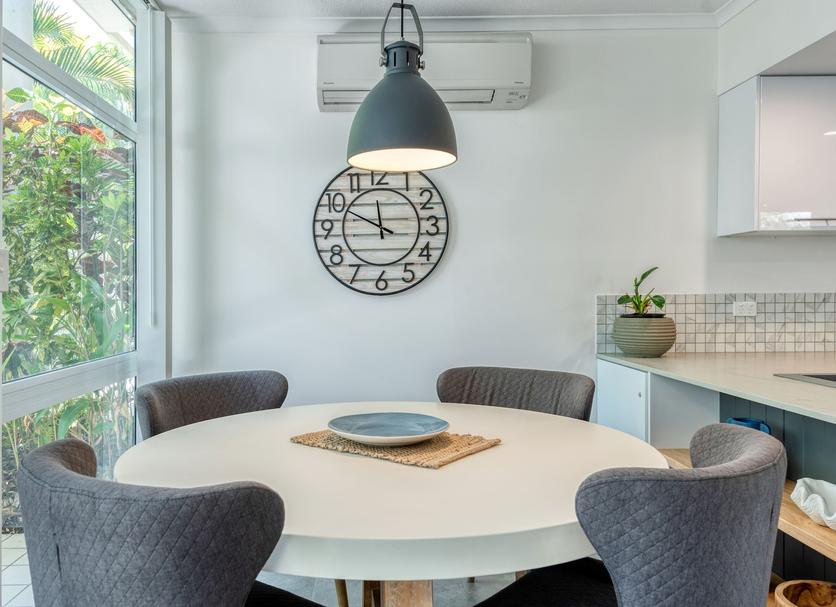 Dining room Photo
