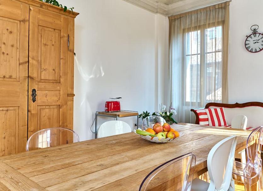 Dining room Photo