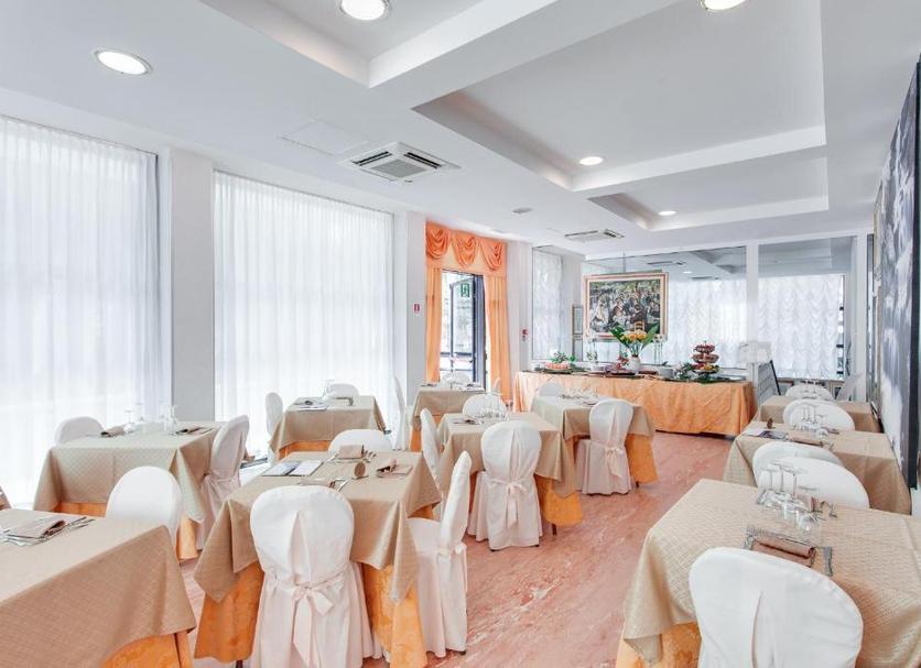 Banquet hall Photo