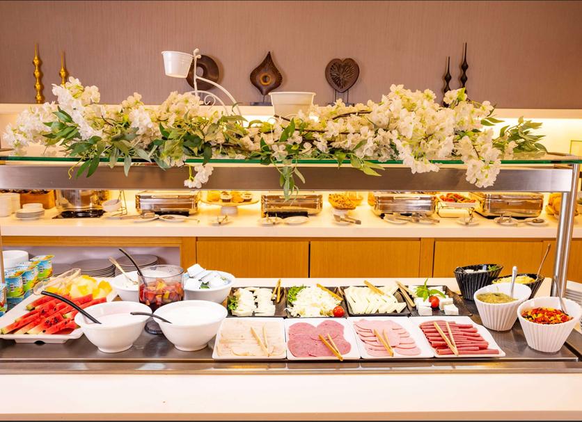 Buffet Photo