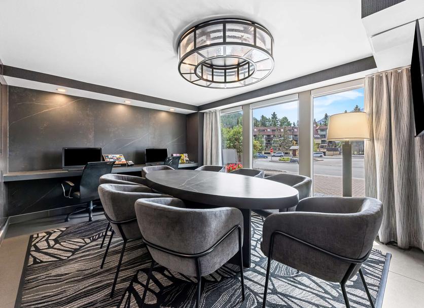 Dining room Photo