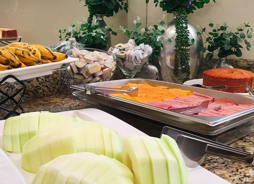 Buffet Photo