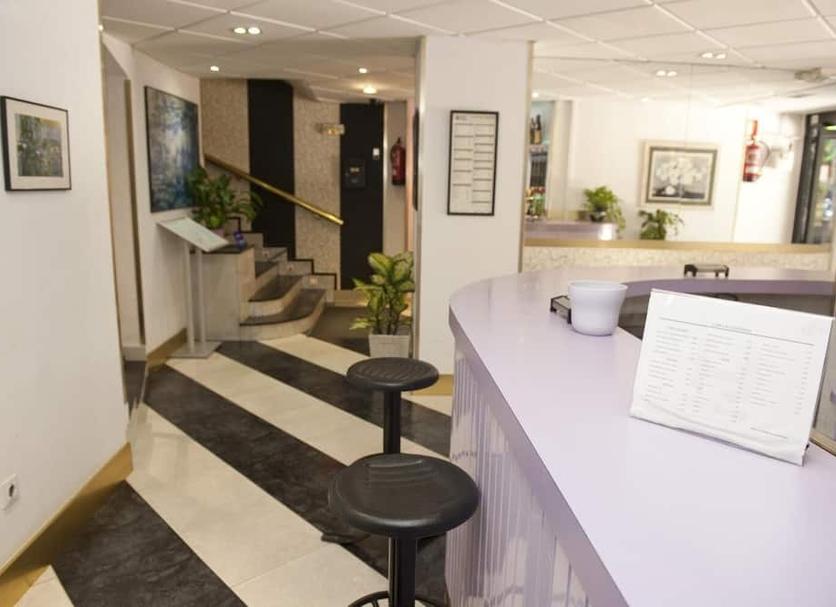 Front desk Photo