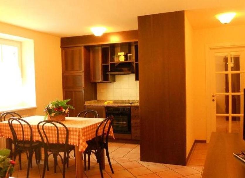 Dining room Photo
