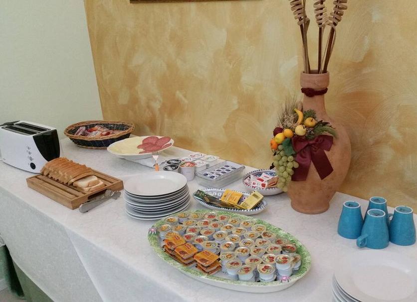 Buffet Photo