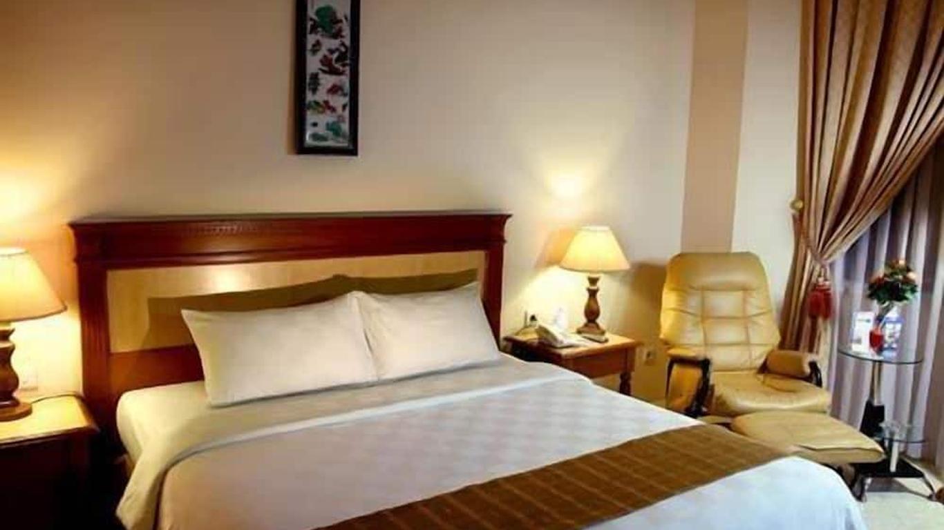 Hotel Grand Tiga Mustika
