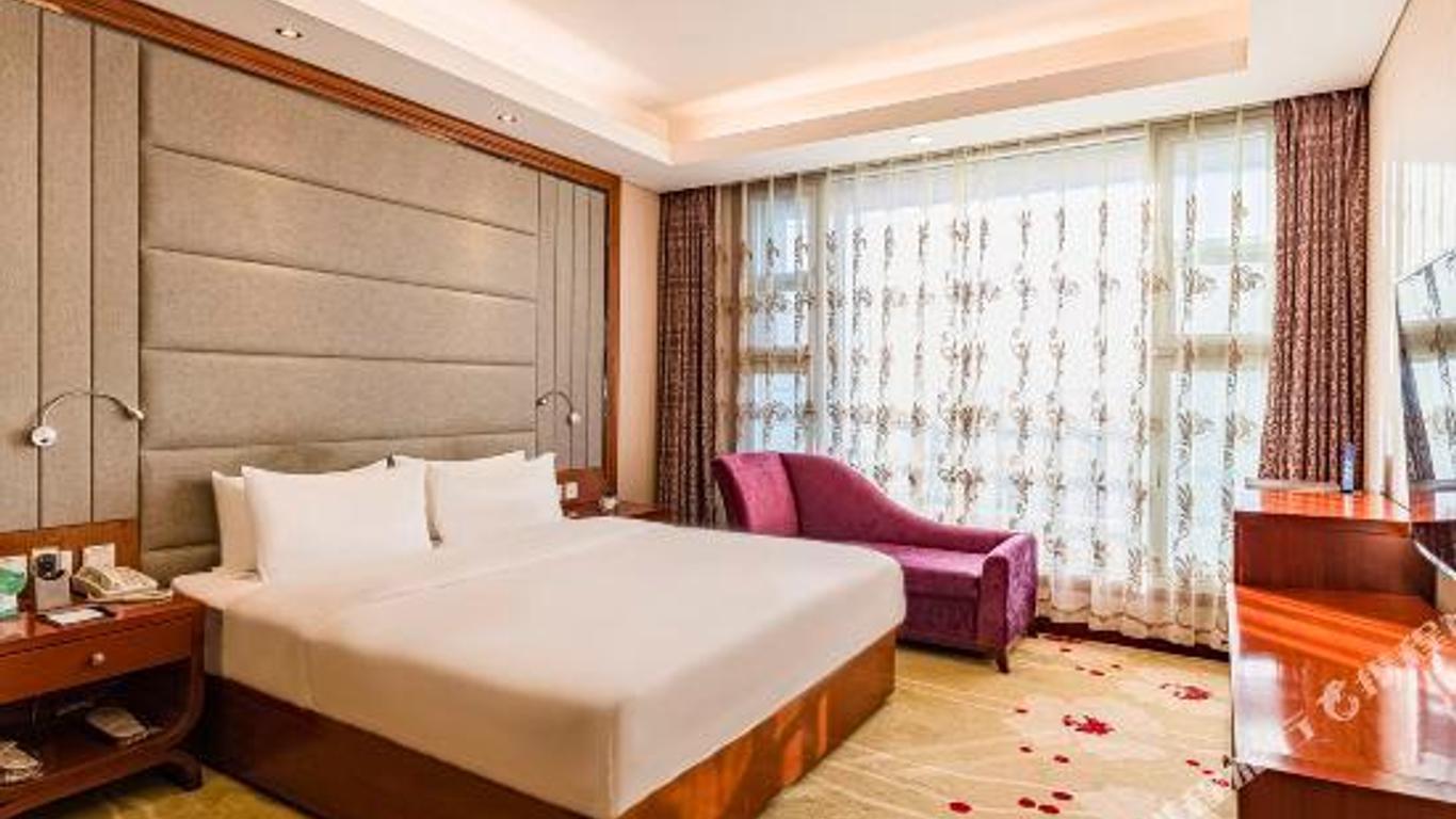 Golden Harbor Hotel