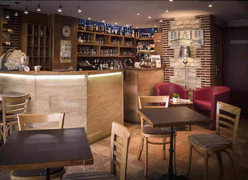 Bar Photo