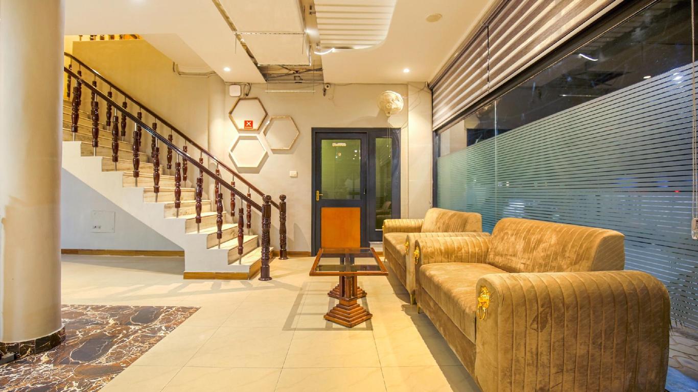 Hotel Ricky International