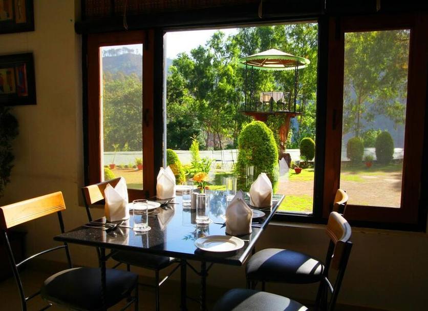 Dining room Photo